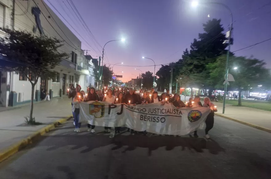 El PJ local marchó este lunes.