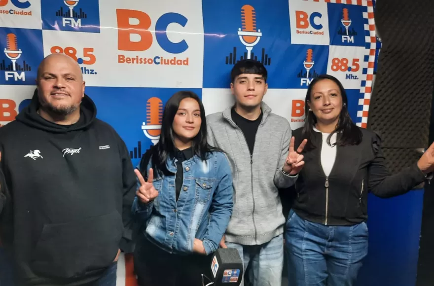 Sebastián Sosa, Estefanía Gómez, Ignacio Fernández y  Melina Herrera, integrantes de las 62 Organizaciones y del Frente de Agrupaciones y Organizaciones Sociales