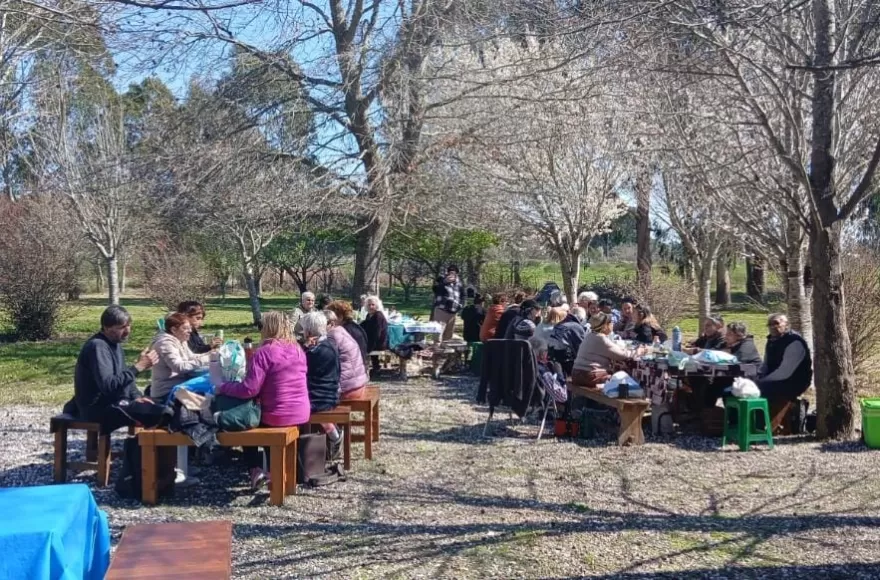 Los participantes compartieron música, recreación y una canasta.