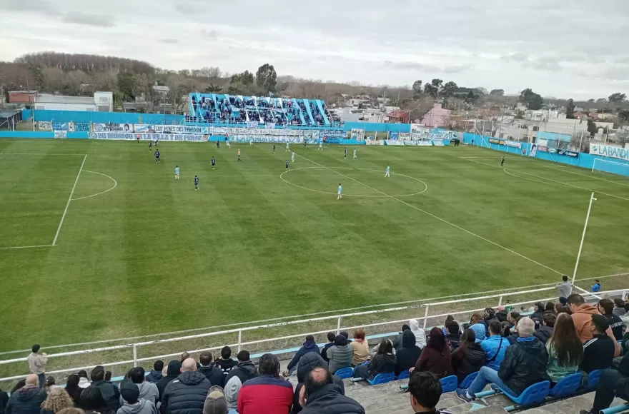 Villa San Carlos venci&oacute; a Defensores Unidos y sigue alej&aacute;ndose de la zona baja