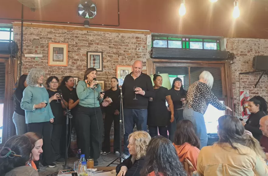 Raíces del Dawson festejó su aniversario con almuerzo popular y fuerte acompañamiento de la comunidad