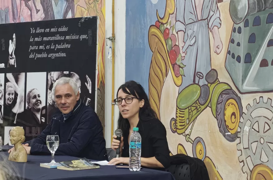 Julia Rosemberg y Fabián Cagliardi encabezaron la presentación.
