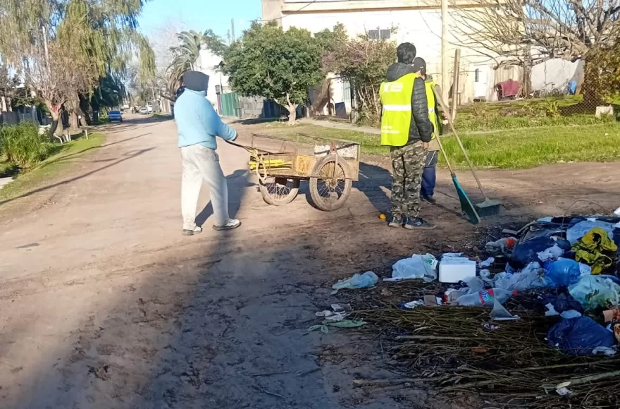 Villa Progreso: denuncian que un vecino arrojó basura mientras se realizaba una jornada de limpieza