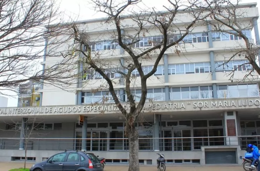 Lucas permanece internado en el Hospital Sor María Ludovica.