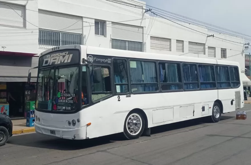 El ómnibus averiado.