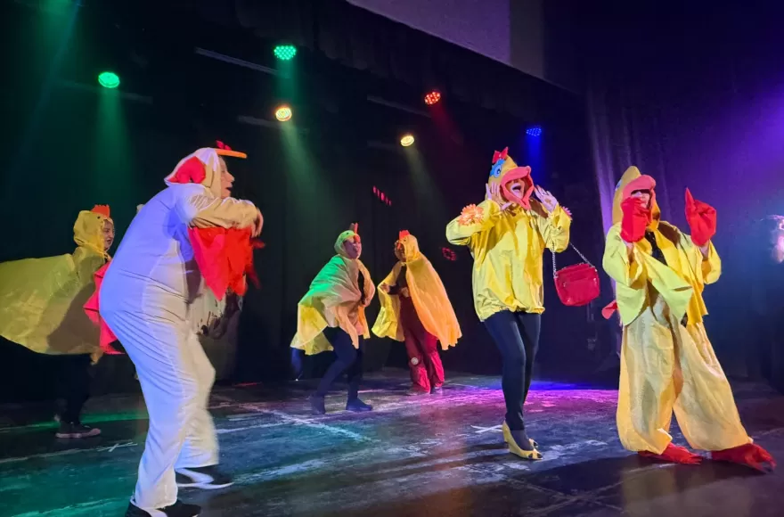Manos a la obra se presentó en el Teatro Victoria.