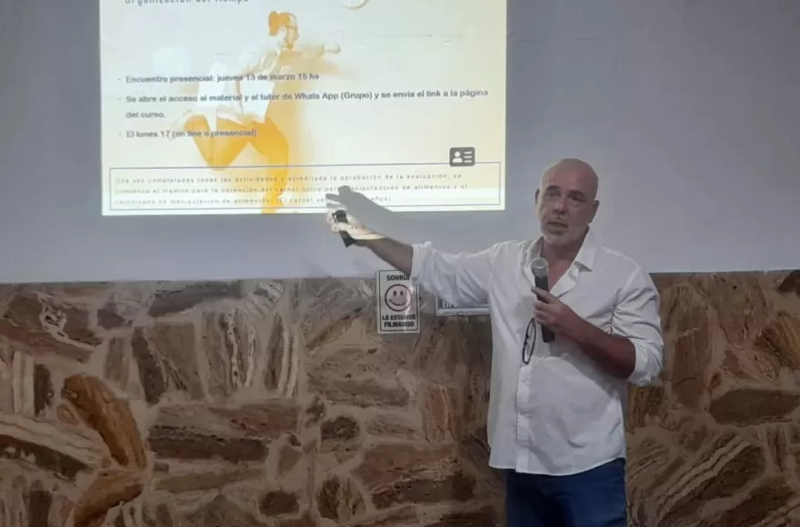 A cargo de Cristian Adriani.