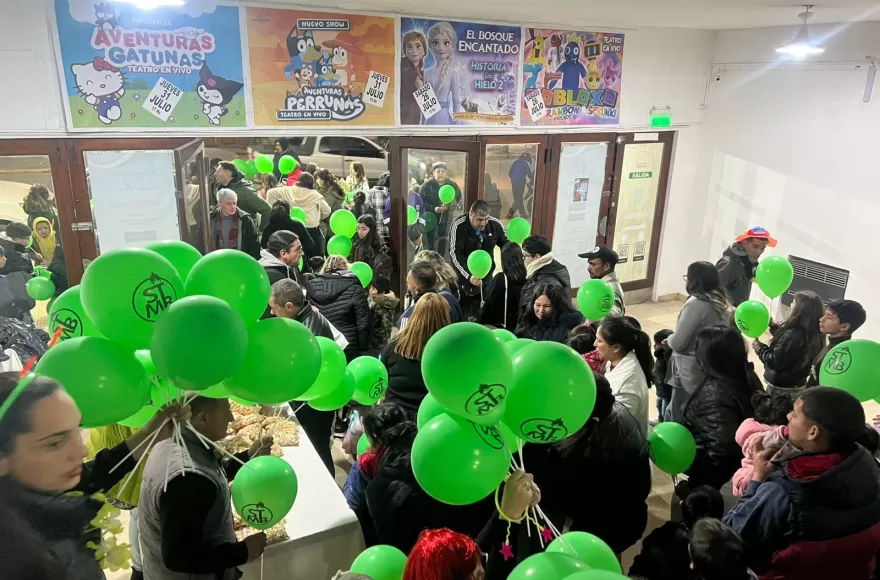 Los más chicos coparon el Teatro Cine Victoria.