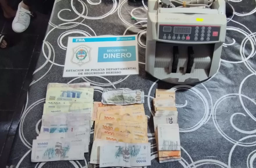 Se secuestraron más de 800 mil pesos en efectivo.