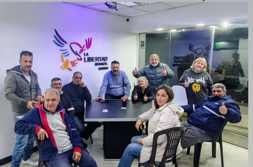 Escándalo libertario: una joven denunció a un asesor y aseguró que le ofreció gestionar un puesto en la Municipalidad