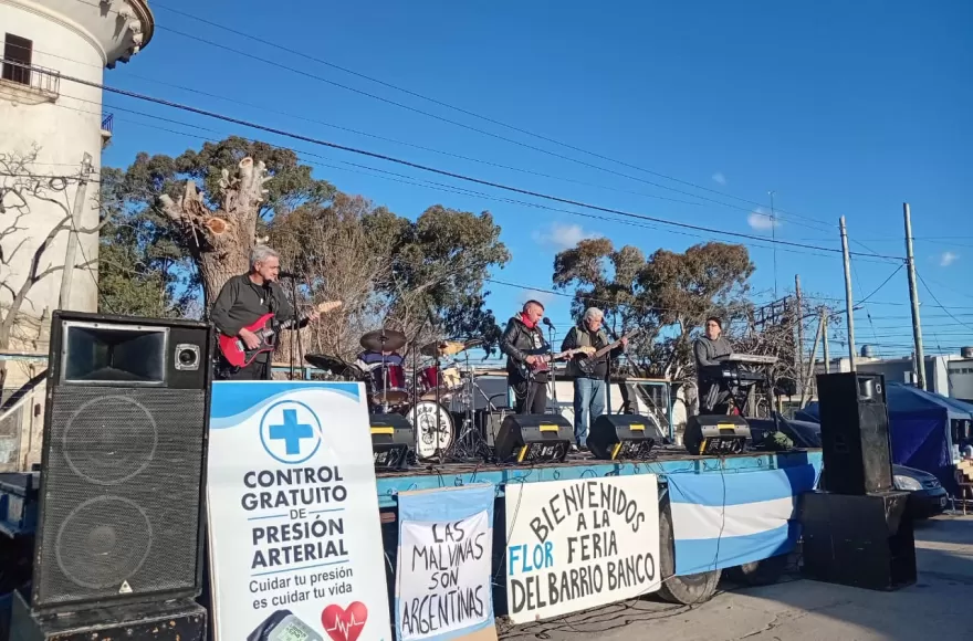 La feria del Barrio Banco Provincia crece: 76 emprendedores y otras 40 familias esperan un lugar