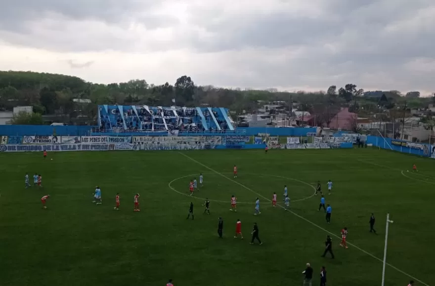 Villa San Carlos y Talleres de Remedios de Escalada igualaron 0 a 0 en Berisso