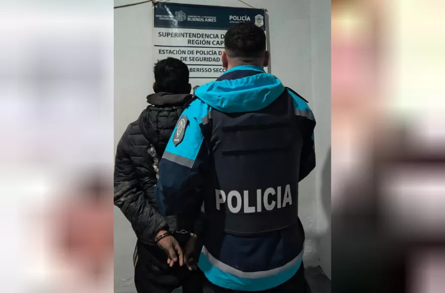 Los policías interceptaron al sospechoso y concretaron su aprehensión.