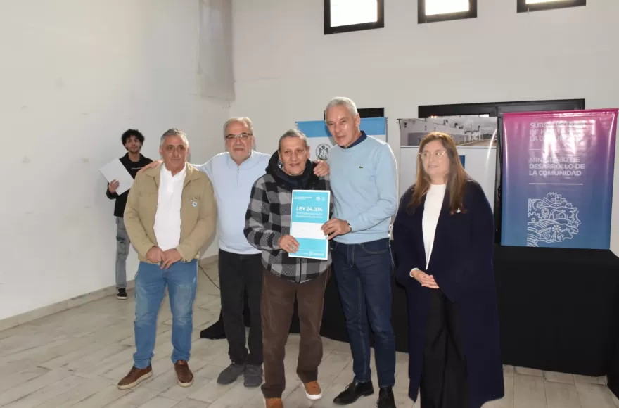 Las entregas corresponden al programa de Regularización Dominial en el marco de la Ley 24.374