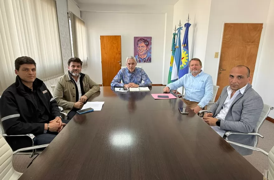 Durante la reunión, se destacó que actualmente ingresan a la terminal entre 1500 y 2000 camiones semanales y entre 8 y 10 barcos mensuales