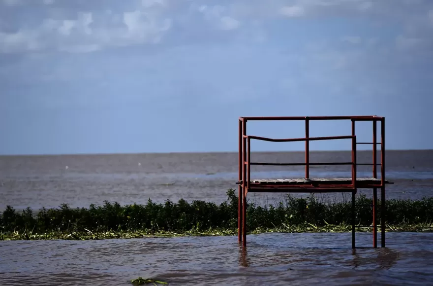 Una testigo indicó que la joven se adentró al río en dirección a Palo Blanco