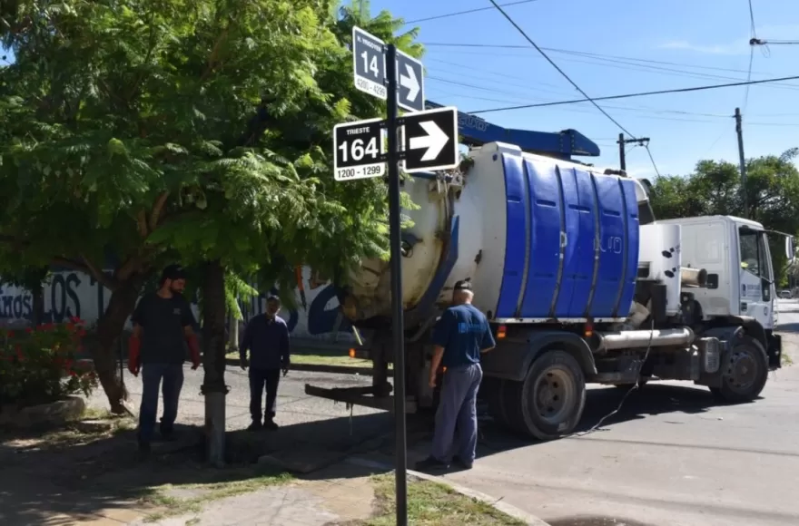 Se realizan tareas de verificación en las estaciones de bombeo.