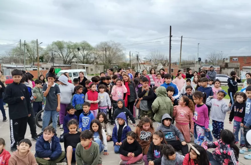 Organización a cargo del Centro Migrantes y Raíces Unidas.