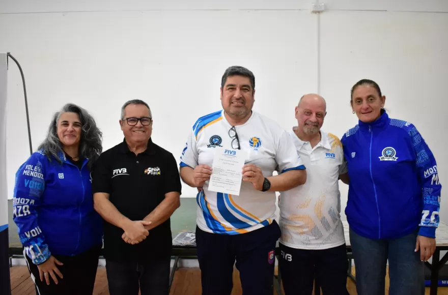 Soria aprobó el Curso de Entrenador Internacional de Voleibol Nivel 2 de la Federación Internacional de Voleibol.