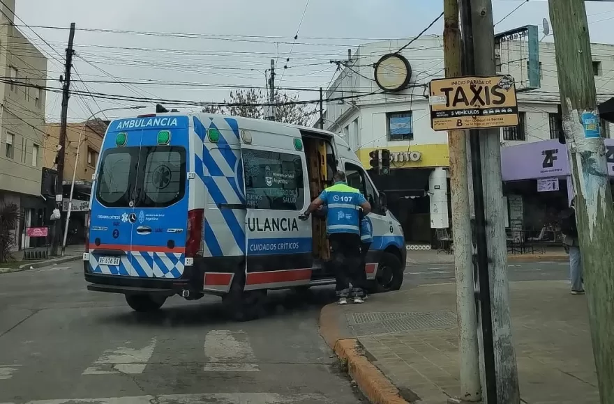 Escenas de pugilato en pleno centro de Berisso: un hombre fue asistido por el SAME