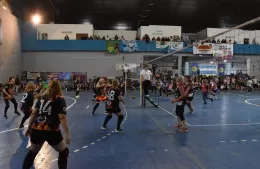 Multitudinario Torneo Nacional de Newcom en el Gimnasio Municipal