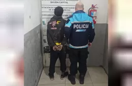 Detuvieron a un sujeto que robó cables de un vehículo