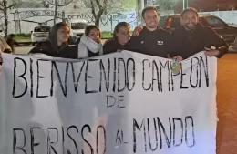 De Berisso al mundo: Lautaro Flamini regres&oacute; como campe&oacute;n y fue recibido a puro festejo