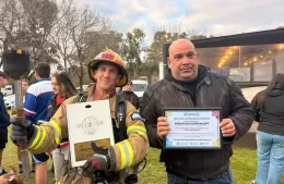 Un bombero acompañó la Posta del Inmigrante para llevar un mensaje: “Necesitamos el apoyo de la comunidad”