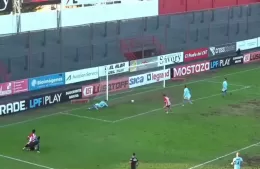 La Villa perdi&oacute; sobre la hora ante Talleres con un ins&oacute;lito gol en contra