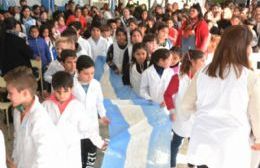 Los alumnos de cuarto grado de la EPB N° 14 juraron lealtad a la bandera