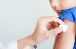 Ya están disponibles las vacunas que previenen la meningitis y el VPH en varones