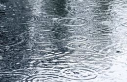 En pleno temporal de viento y lluvia debieron evacuar la Escuela Nº 3