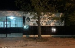 Fue a buscar a su hija y le robaron el celular en la puerta de la escuela