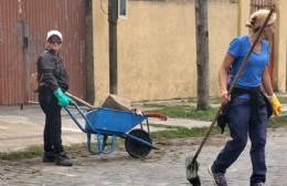 Barrenderas de lujo: "Si no cuidamos nuestro barrio, nadie lo va a hacer por nosotros"