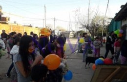 La Agrupación Guaraní entregó más de 300 regalos por el Día de la Niñez
