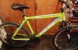 Buscan la bicicleta que un adolescente le robó a otro amenazándolo con un cuchillo