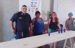 El comisario solidario: Daniel Caro trabaja por la seguridad y ayuda a comedores