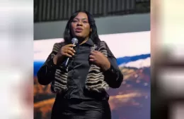 La Iglesia Columna de Fuego recibió a Chanel Nova