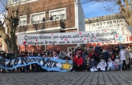 Se retiró la docente Patricia Glorioso y la despidieron entre flores, banderas y mucho amor