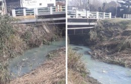 Vecinos preocupados por "agua blanca" en el canal de la 66