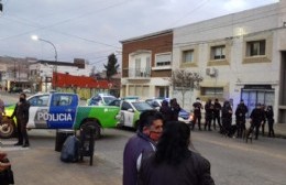 La Policía continúa la medida de fuerza en las calles de Berisso