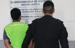 Estaba prófugo por un crimen y cayó detenido por robar shampoo de un supermercado