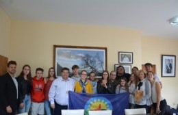Nedela recibió a una delegación de jóvenes lituanos