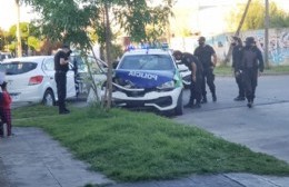 Choque entre un auto y un patrullero en 13 y 162