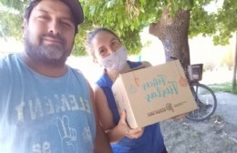 Cajas navideñas y mercadería para el Barrio Solidaridad