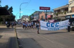 Movimientos sociales marchan al Palacio Municipal