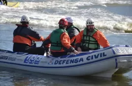Defensa Civil y guardavidas rescataron a seis pescadores