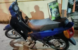 Hallaron moto abandonada y aprehendieron a quien la conducía