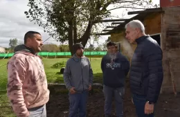 Cagliardi recorrió el predio donde se construirá el nuevo Polideportivo de Villa Progreso