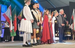 Bailes y apertura de la 46a edición de la Fiesta Provincial del Inmigrante
